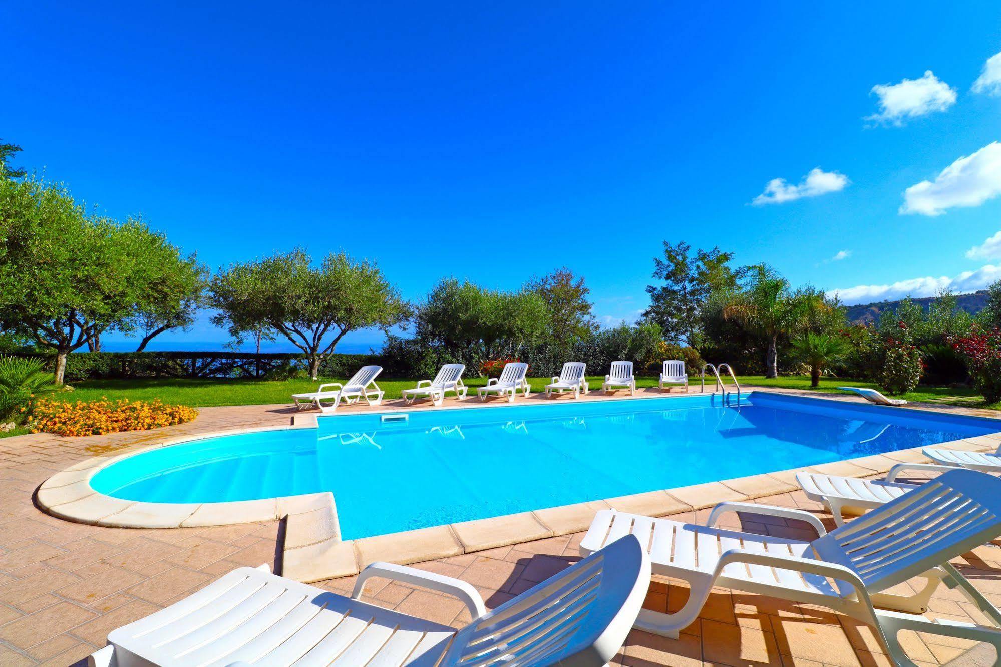 Villa Garden Drapia Экстерьер фото